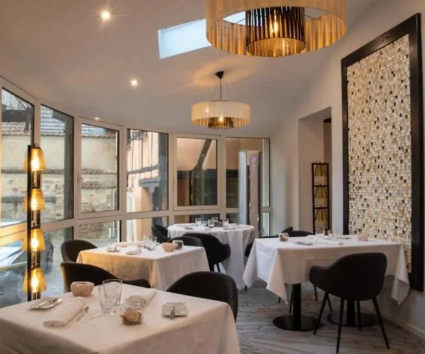 Logis Du Cheval Blanc Hotel Westhalten photo
