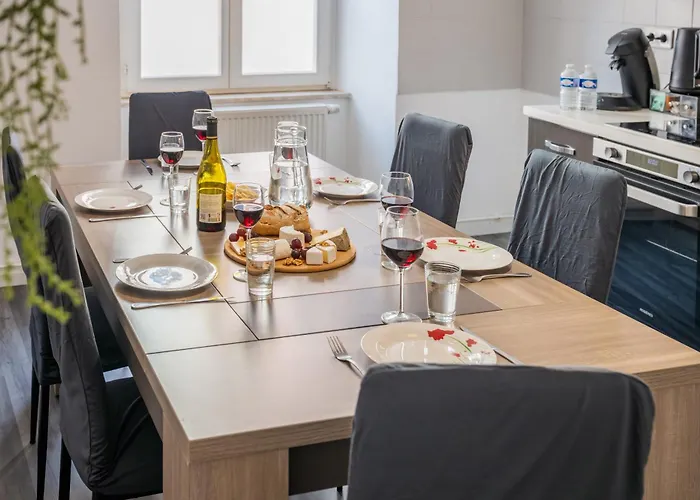 Photo de La Canopee - Parking - Centre Ville - Netflix - 6 Pers - 66M2 Guebwiller